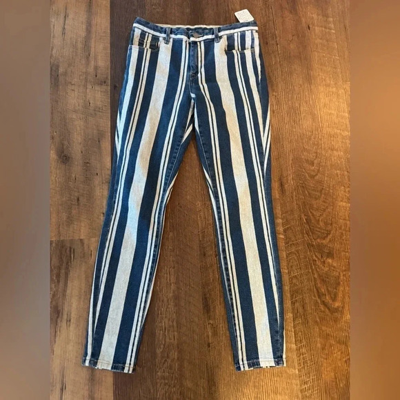 NWT BlankNYC Straight Ankle Jeans 27 - Picture 2 of 9